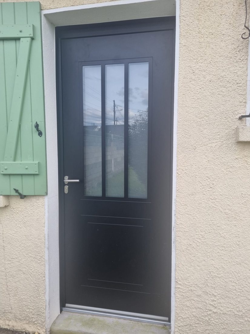 Portes d'entrée à Pau et Nousty